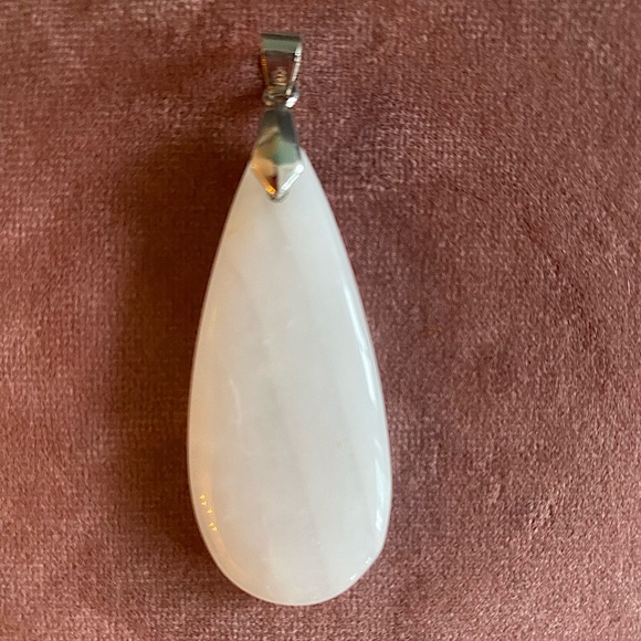 White Stone pendant with 18K white gold plated hardware. - Picture 1 of 3